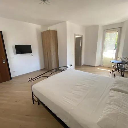 بيت ضيافة Around Maggiore Reno Di Leggiuno